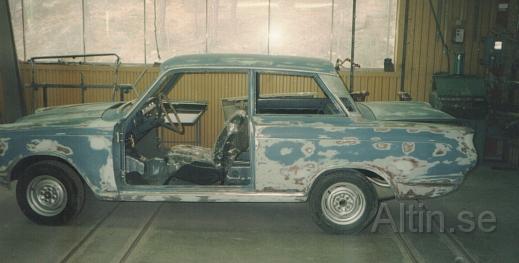 C 30.jpg - Lackerad i Nacka av Nisse Pihl som jag hade lämnat min MC Husqvarna 98 cc 1938 hos. Han sade att den  blev så fin att han ville byta bågen mot lackering av Cortinan och jag tvekade inte detta byte 1991.